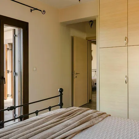 Melanthi By Vintage Travel * Mánganos