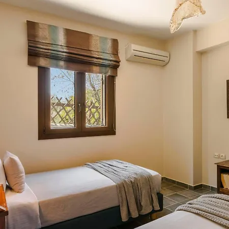 Melanthi By Vintage Travel *